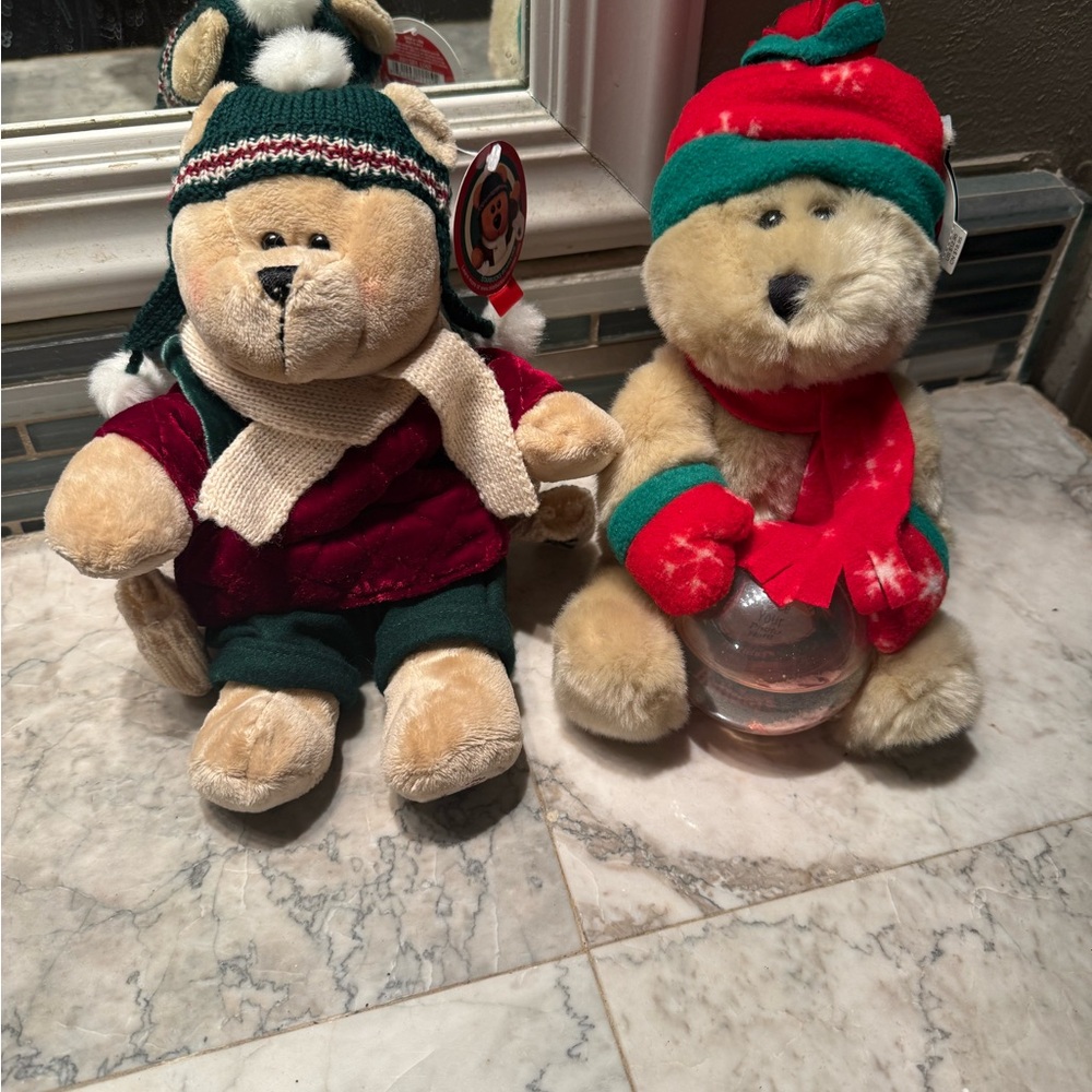Lot of 2 New 2002 & 2005 Starbucks Bearista Holiday Bear & Snow Globe Bear NWT